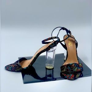 Rouge Helium black floral with clear heel